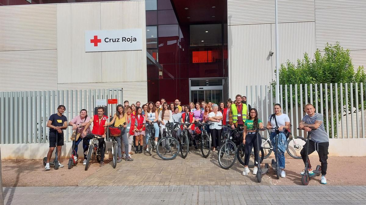 Marcha en bici de Cruz Roja por el Día sin Coche.