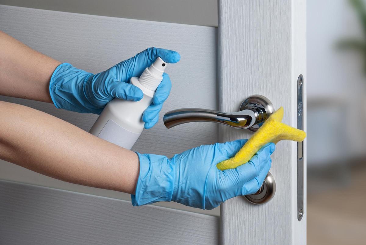 Cómo limpiar tus puertas lacadas en blanco