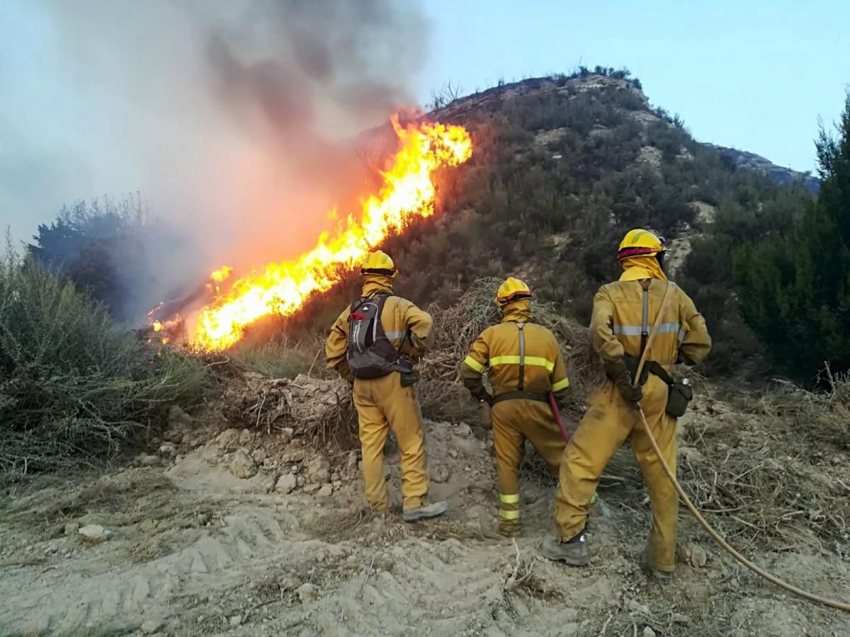 Impresionante incendio en la sierra de Alcubierre