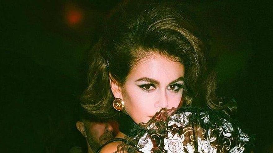 Kaia Gerber celebra su 18 cumpleaños disfrazada de su madre