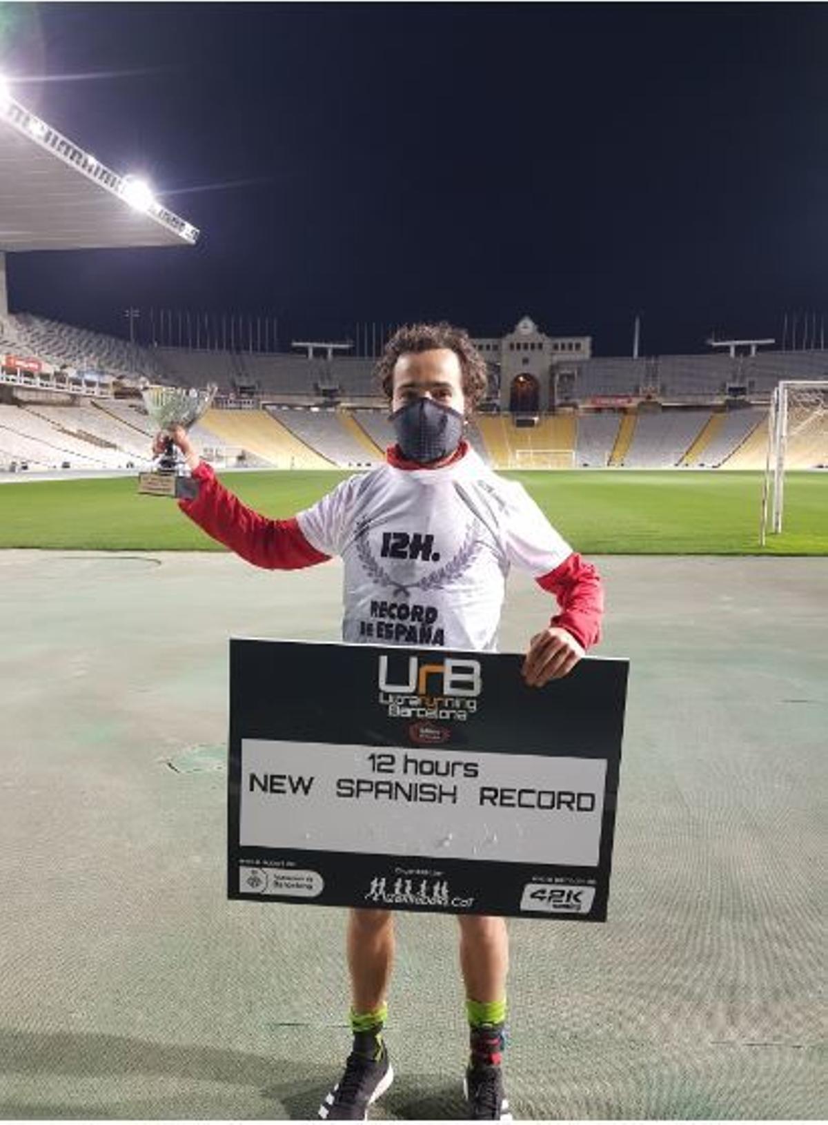 Iván Penalba bate su propio récord de España de 12 Horas