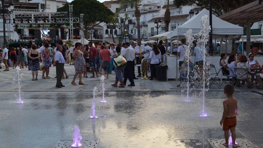 La Virgen de la Peña estrena plaza