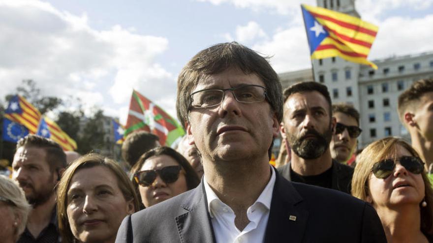 Puigdemont manté que &quot;fins al darrer minut hi ha temps per al diàleg&quot;