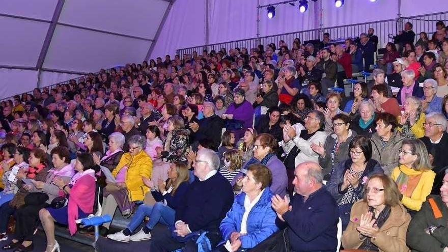 Imagen de archivo de una actividad en la carpa institucional de O Corgo, que este año desaparece.