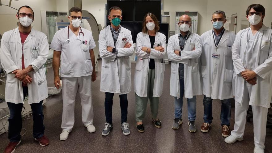 El Cunqueiro, primer hospital gallego en realizar un implante mínimamente invasivo de protección en las carótidas
