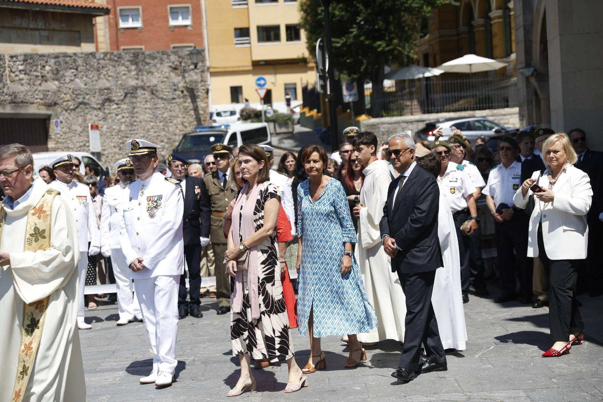 La misa con la Armada y la ofrenda floral del Carmen en Gijón, en imágenes