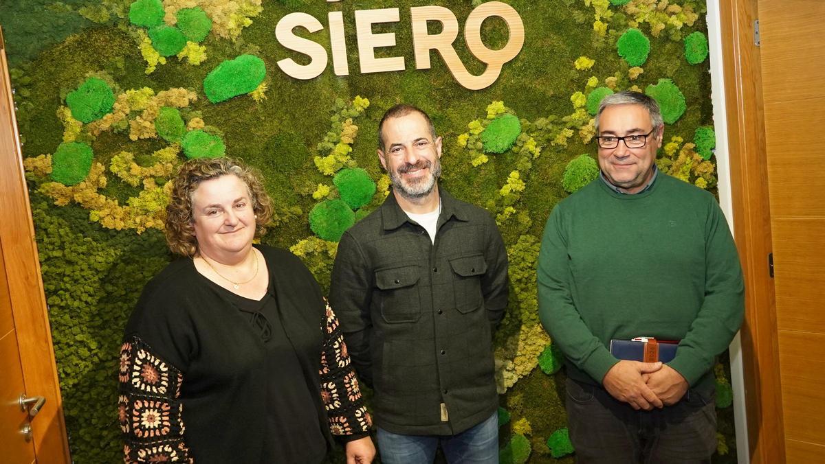Pilar Santianes, Ángel García y Pergentino Martínez, este lunes, tras la rueda de prensa.