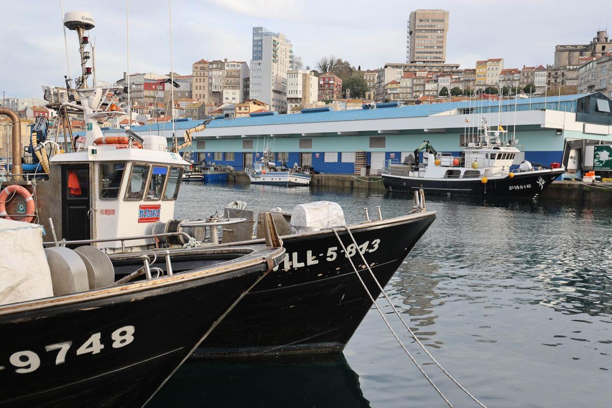 Barcos amarrados en el puerto vigués de O Berbés.