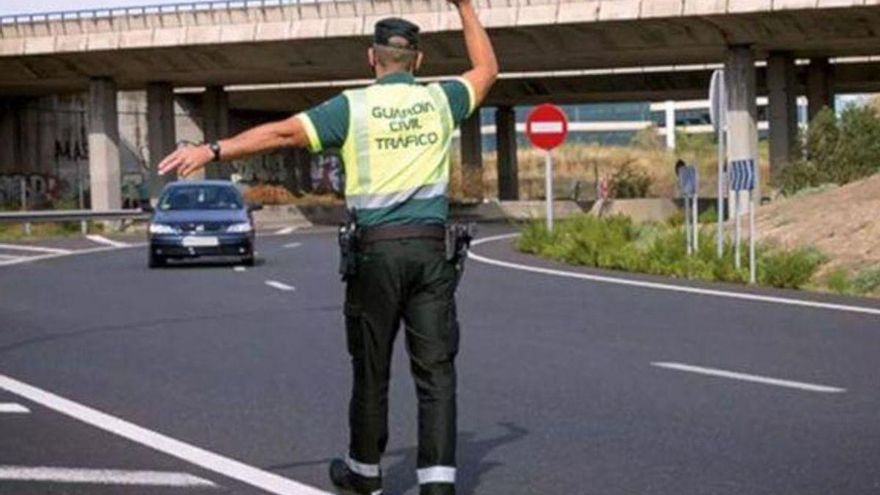 Si la Guardia Civil te pregunta si sabes por qué te ha parado, esta es la mejor respuesta que puedes dar