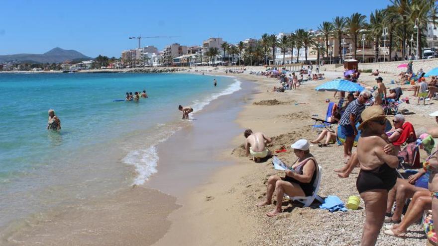 La playa de la Grava y el paseo. | A. P. F.