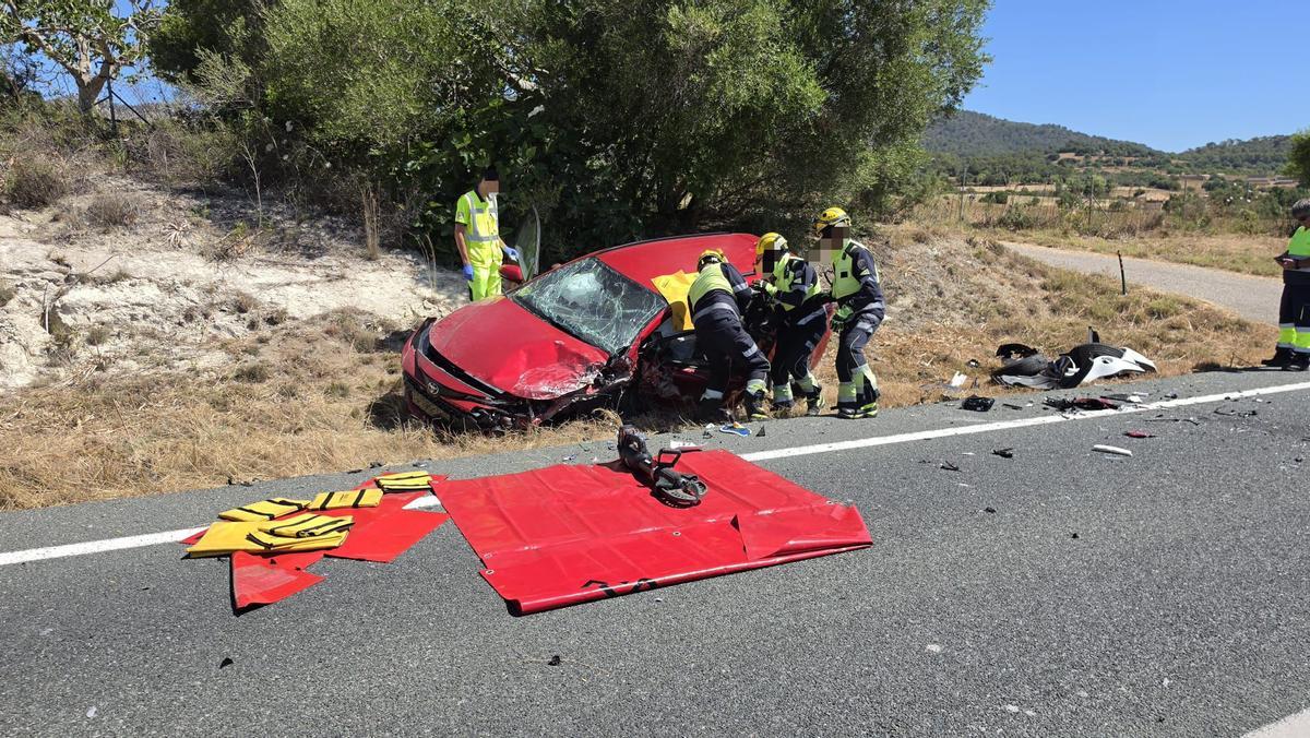 Tres heridos al chocar dos coches en Sant Llorenç
