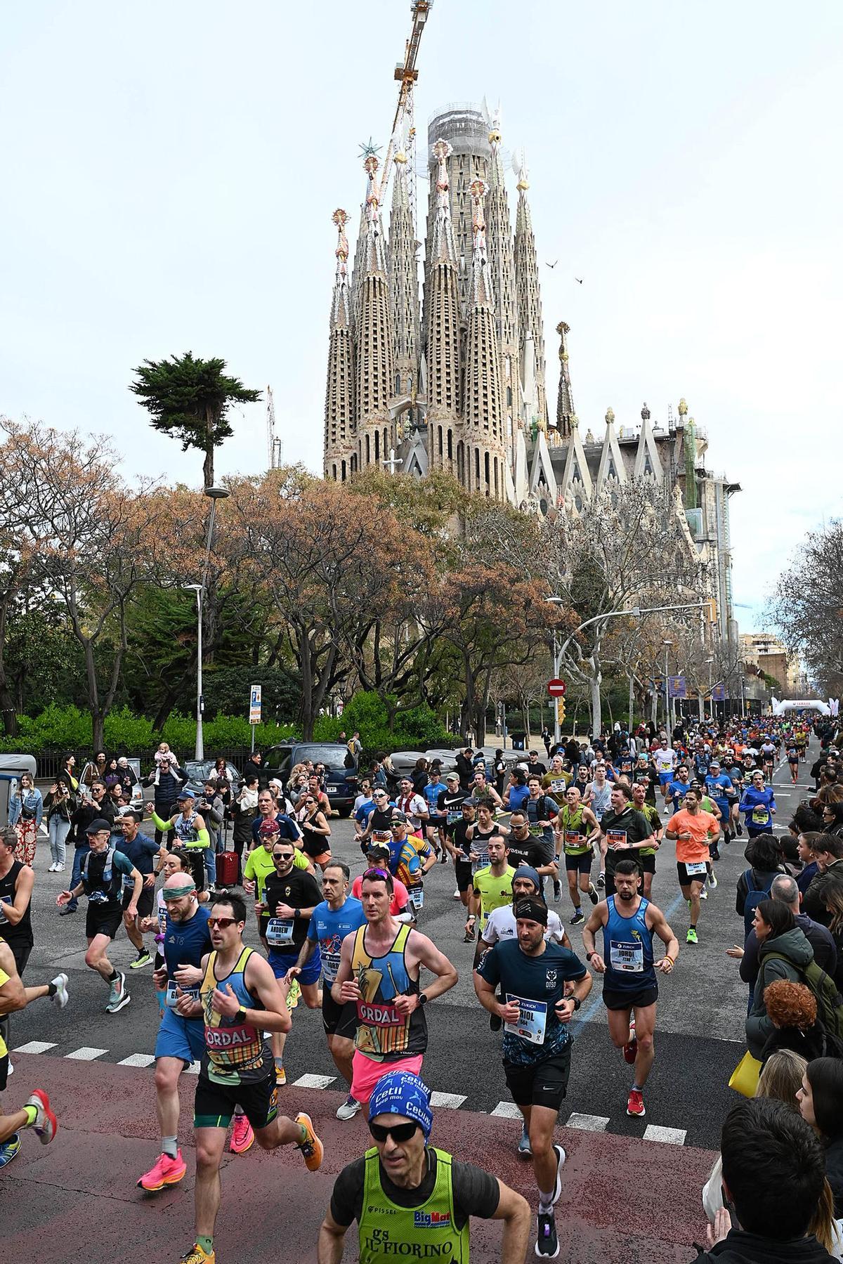 ¿Has participado en la Marató de Barcelona 2024? ¡Búscate en las fotos¡