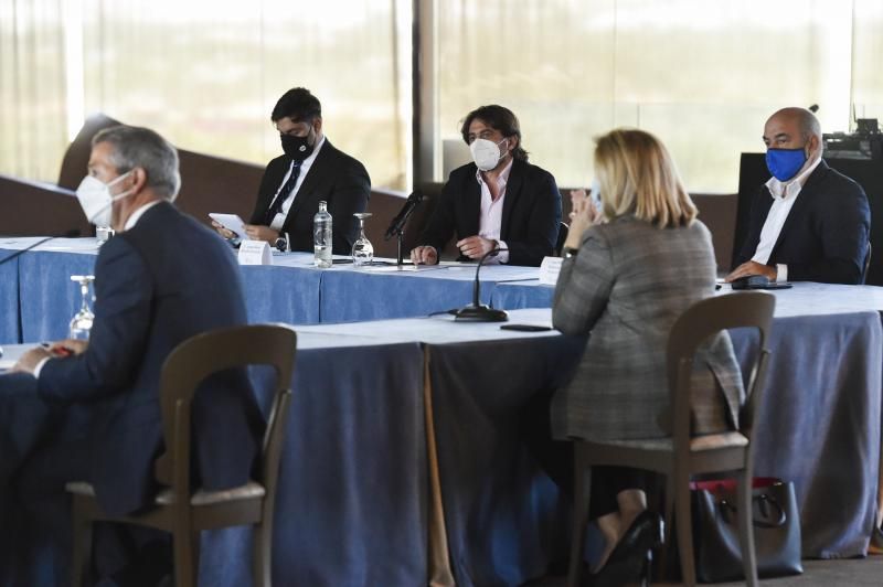 Reunión de la patronal y presidente de Gobierno canario