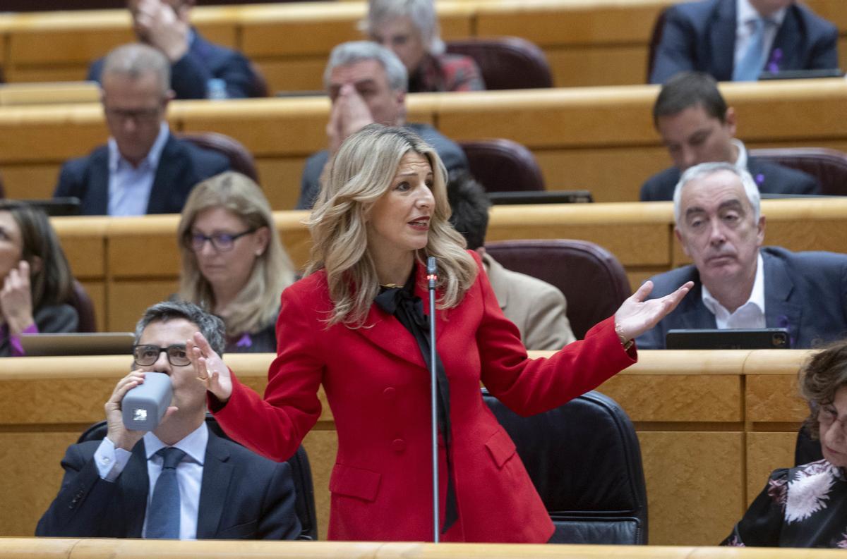 La vicepresidenta segunda y ministra de Trabajo, Yolanda Díaz, interviene durante una sesión de control al Gobierno, en el Senado, a 5 de marzo de 2024, en Madrid (España).