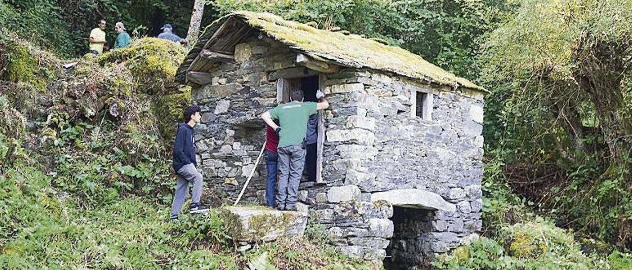 Obras en el molino de Villarmeirín.