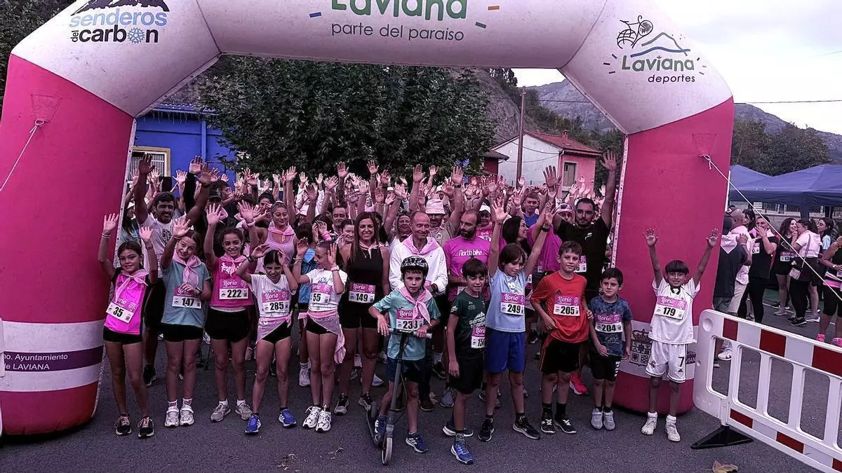 Más de trescientas personas corren en Llorío (Laviana) contra el cáncer y para apoyar la investigación de la enfermedad: "Estamos muy contentos con la respuesta de la gente"