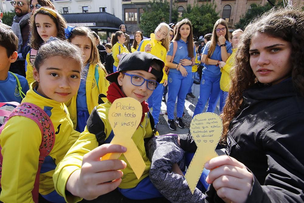 Los escolares hacen una marcha solidaria contra el cáncer