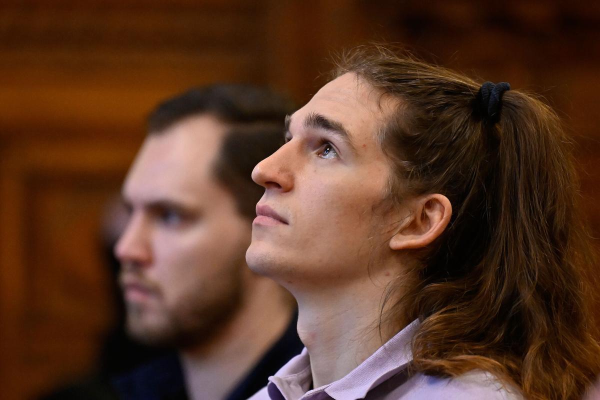 Maja T. escucha la sentencia del tribunal de Budapest, este miércoles.