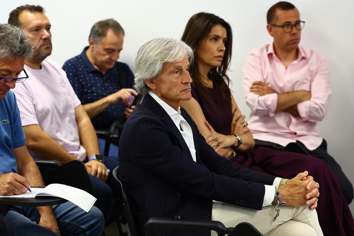 Los consejeros Cristina Llop y Guzmán Pérez-Ayo, durante la rueda de prensa de Lalo.