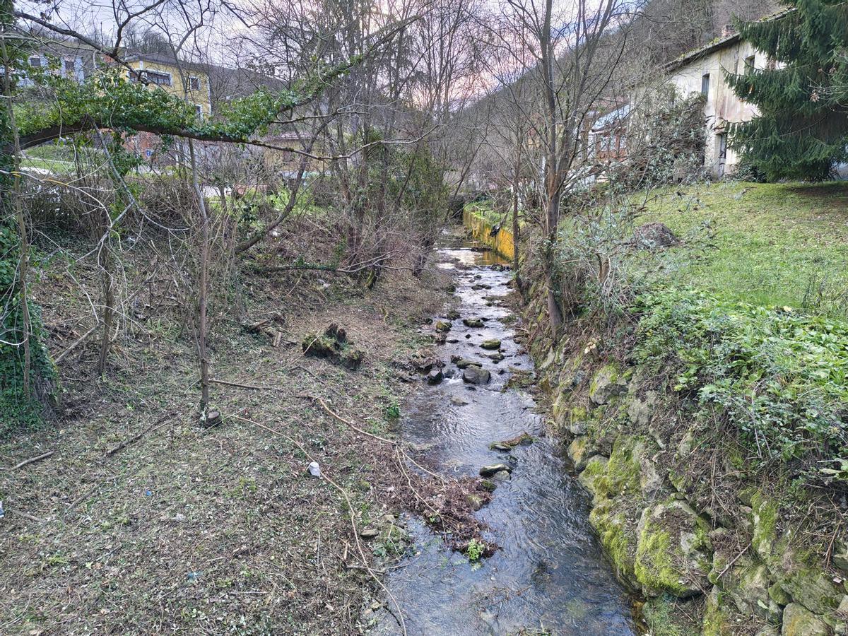 El arroyo Rabucán, este miércoles, tras la limpieza.