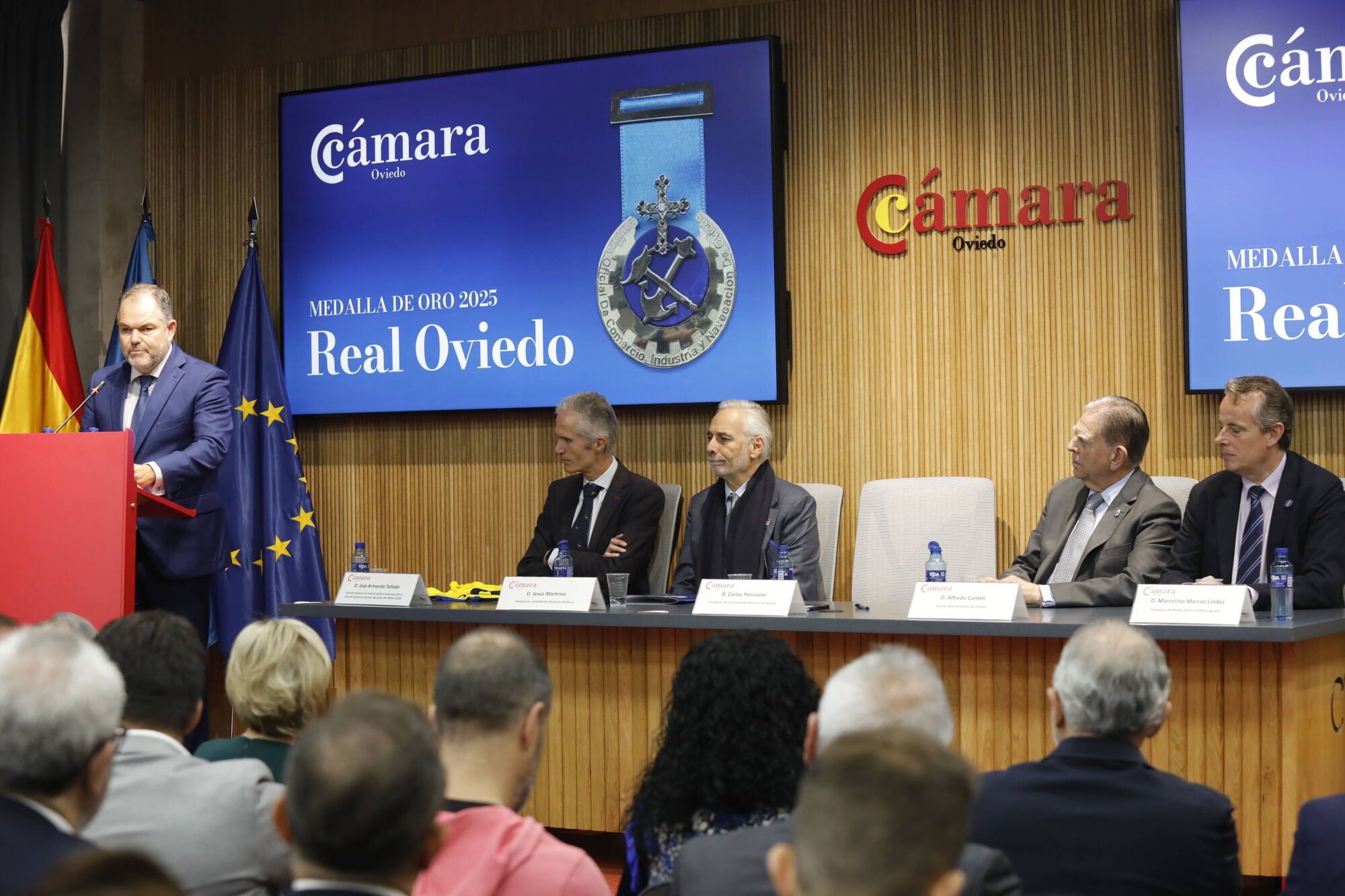 Así fue entrega de la Medalla de Oro de la Cámara de Comercio de Oviedo al Real Oviedo