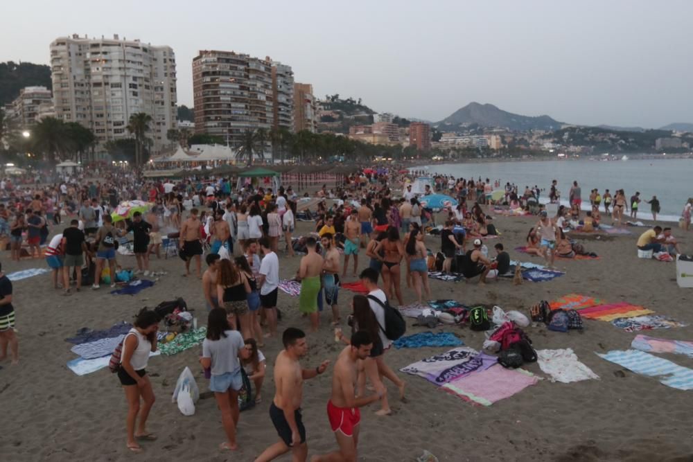 Málaga celebra la noche de San Juan en sus playas