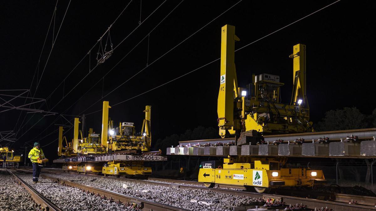 Trabajos de renovación de la red de alta velocidad Sevilla-Madrid
