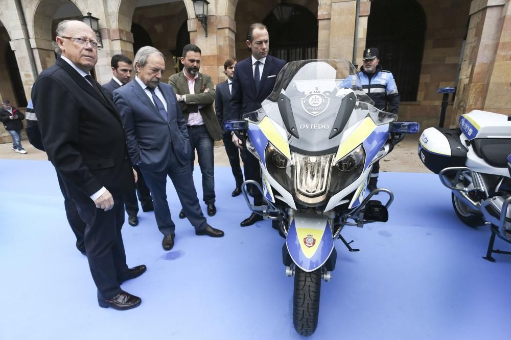 Presentación de las nuevas motos de la Policía Local de Oviedo.