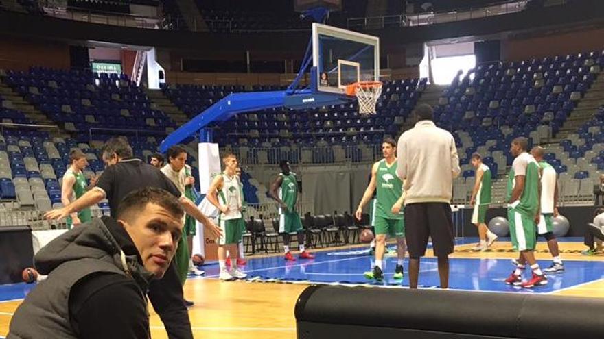 Nedovic se encuentra en el Hospital Quirón por un fuerte proceso febril.