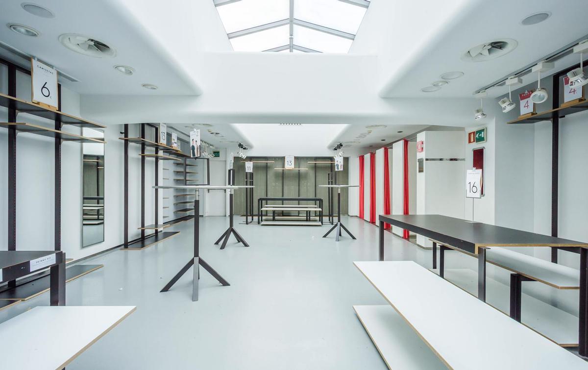 Interior del bajo de Torreiro adquirido por Pelayo Capital a Inditex.