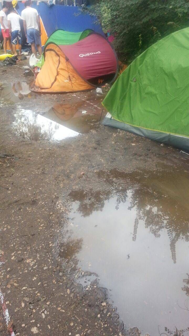 Fotogalería de las lluvias en el Arenal Sound