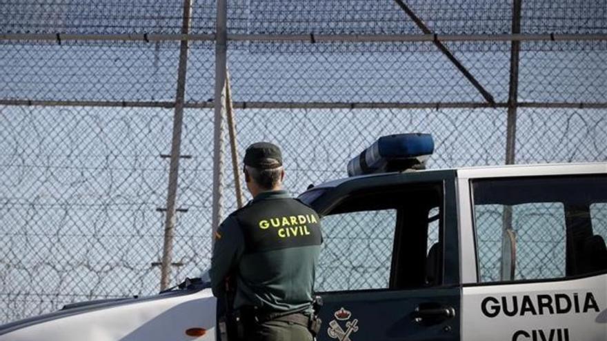 Pillado en Melilla con un niño guineano oculto en el salpicadero de su coche