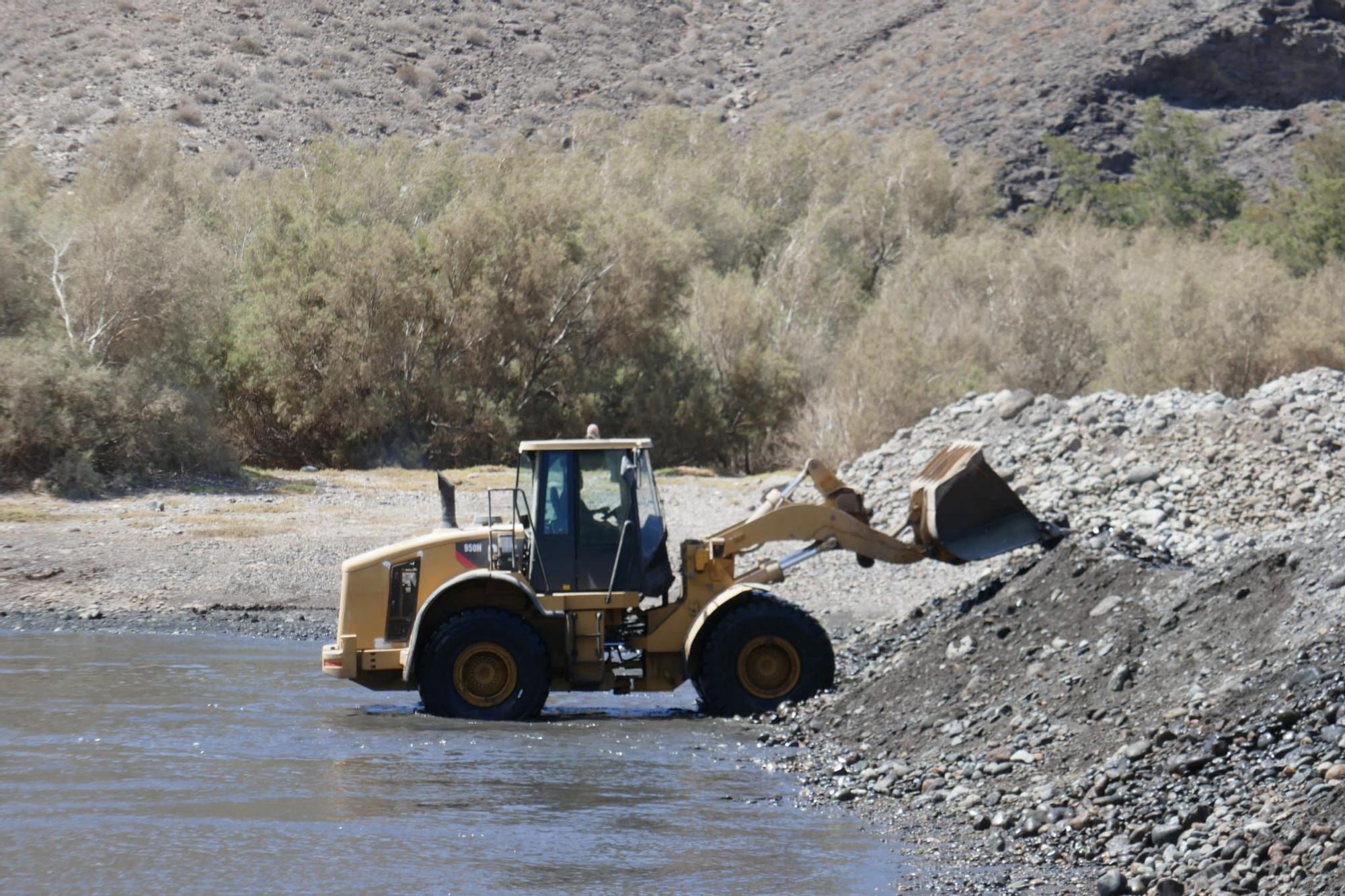 Limpieza de El Charco de La Aldea de San Nicolás para las fiestas de 2022