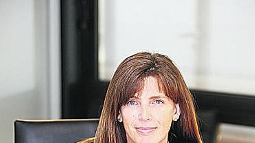 Susana Monje en un despacho de la sede de Sandro Rosell.