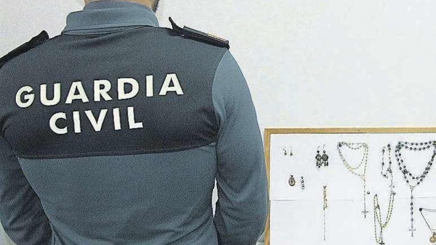 Detenidos dos hombres acusados de robar en 26 iglesias de Ourense y Lugo