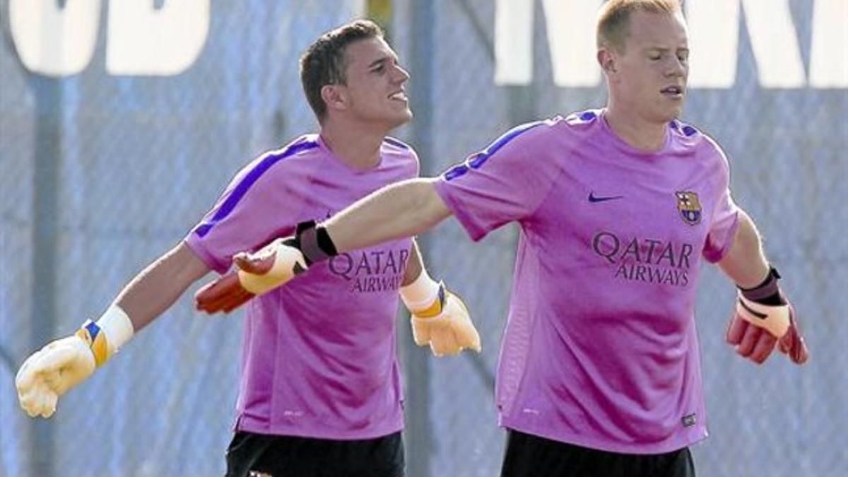 Masip y Ter Stegen, ayer, durante el entrenamiento celebrado por la mañana en la ciudad deportiva.