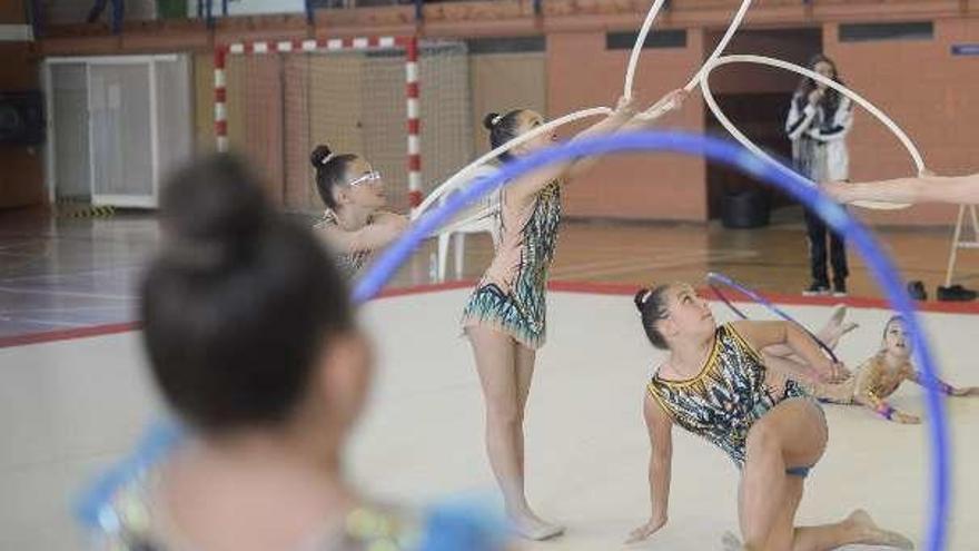 Un torneo nacional de gimnasia rítmica reúne a 200 niñas en Piedras Blancas
