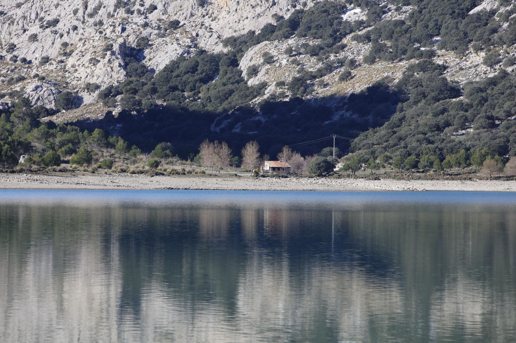 Schnee in der Tramuntana - Wanderung am Stausee Cúber auf Mallorca