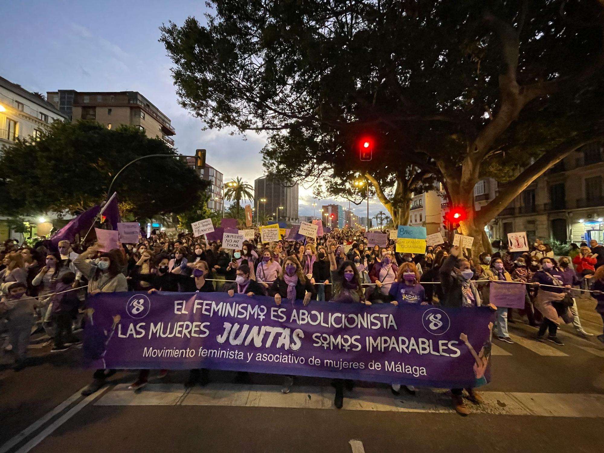 Las imágenes de la marcha multitudinaria por el Día Internacional de la Mujer en Málaga.