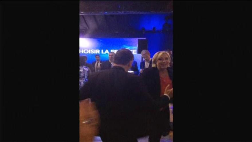 Marine Le Pen al ritmo de &#039;YMCA&#039; tras su derrota