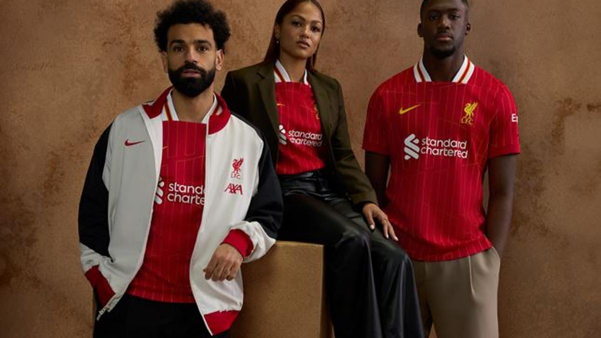 El Liverpool presenta la nueva campaña de equipación para la 24/25 con Nike
