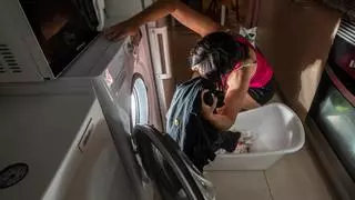 Lo que no debes meter nunca en la lavadora: está provocando muchas de tus averías