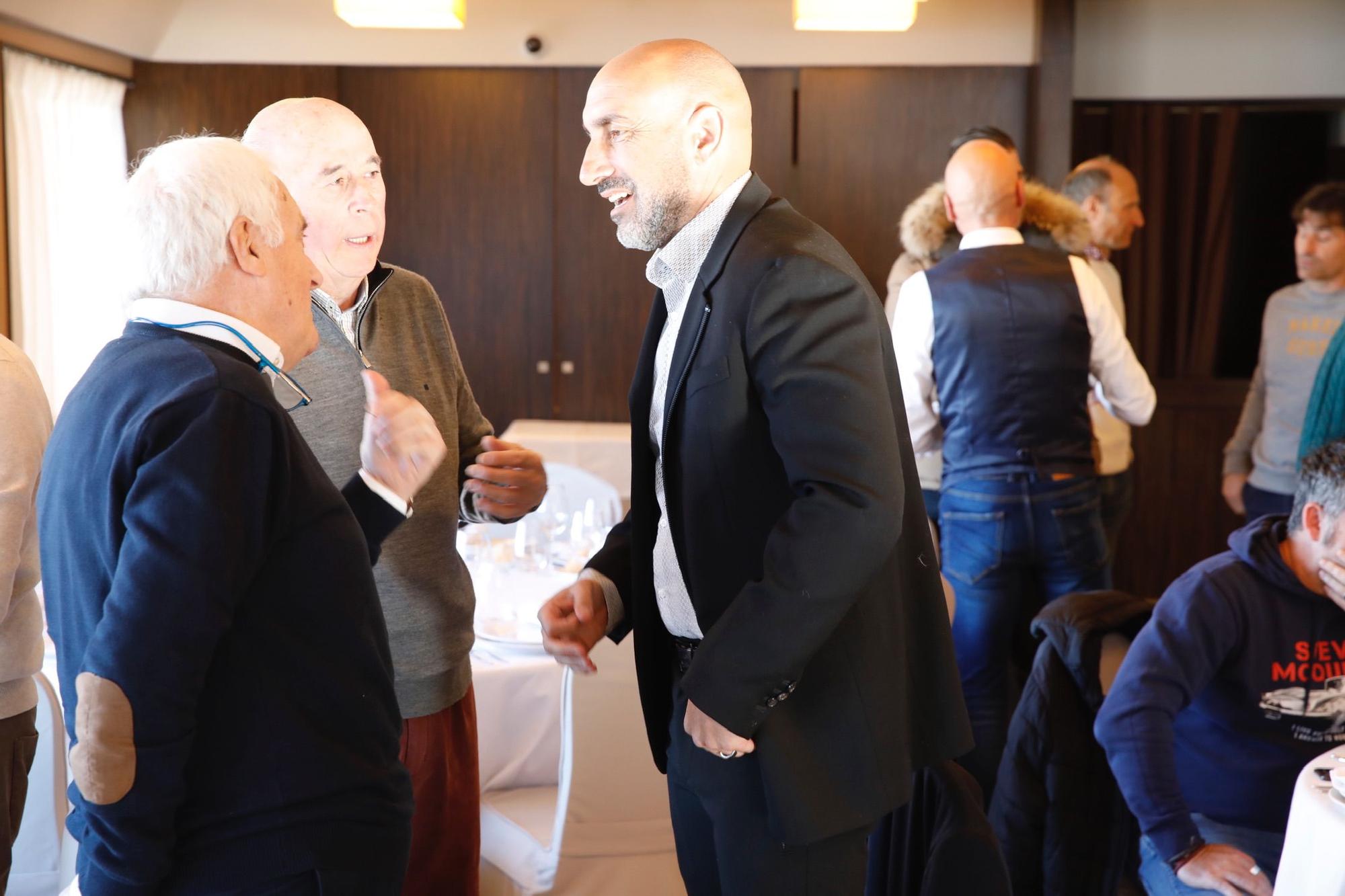 EN IMÁGENES: Abelardo recibe la insignia de oro de los veteranos del Sporting