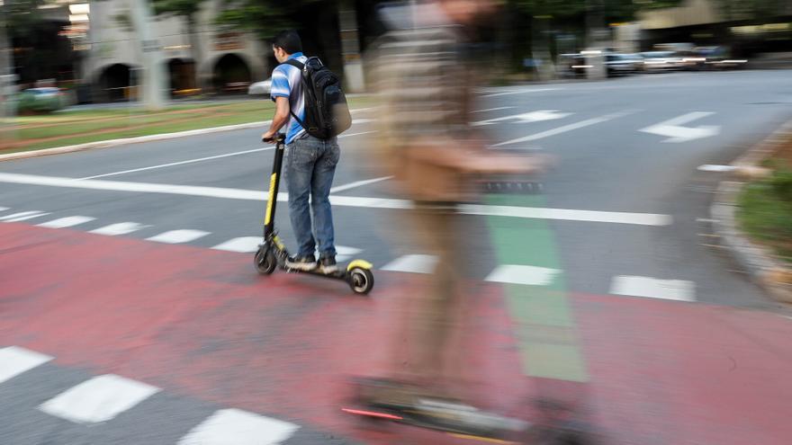 La Guardia Civil explica las ocho normas para usar patinetes eléctricos