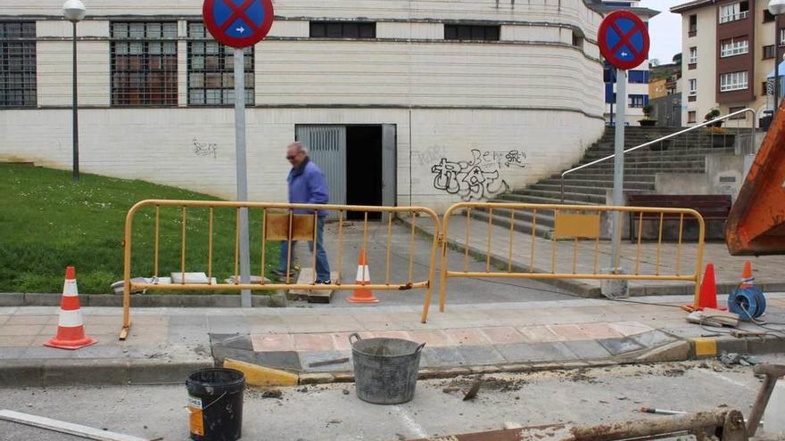 Acondicionan el acceso al bajo municipal del centro de salud