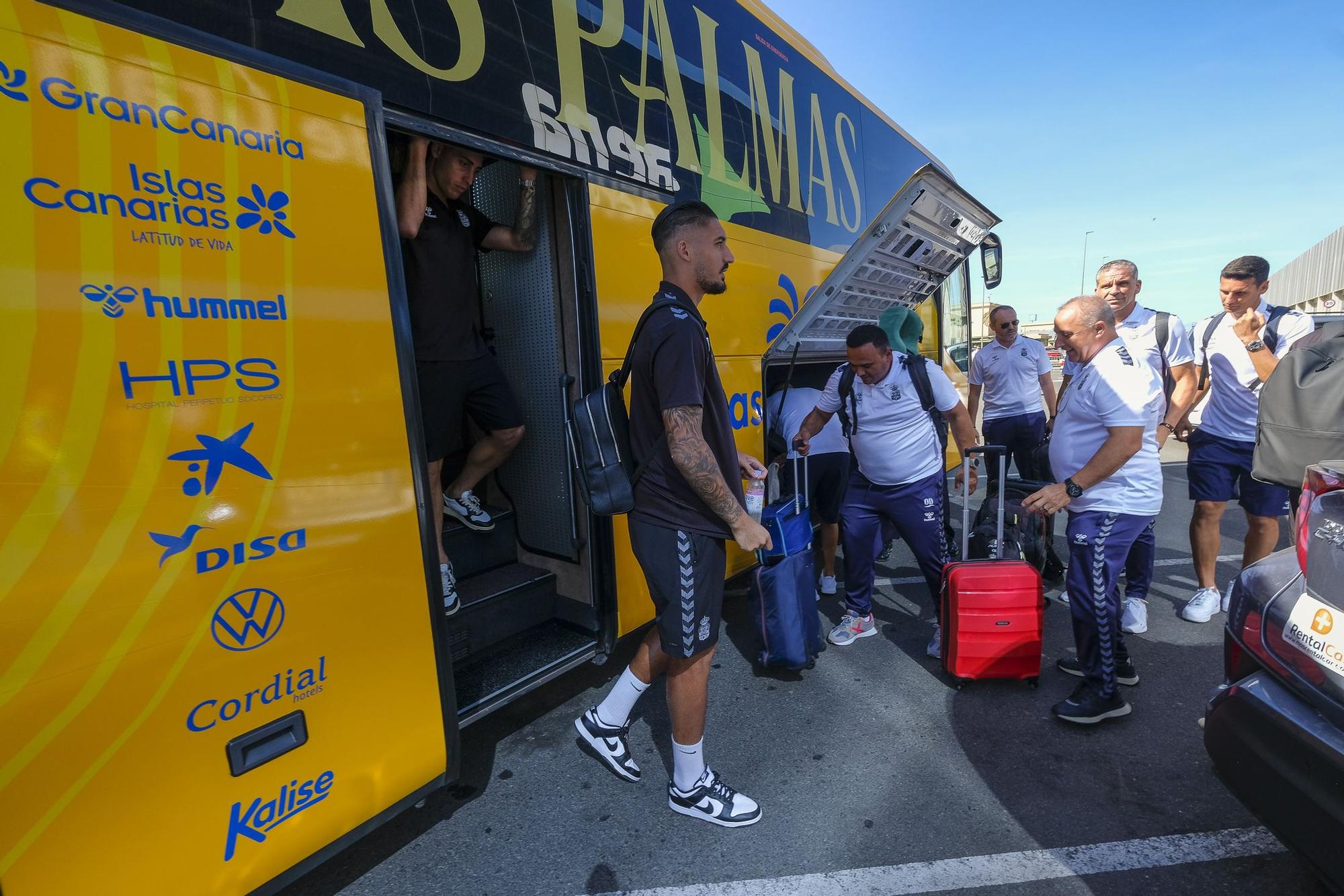 Jugadores y cuerpo técnico de la UD Las Palmas viaja a Girona