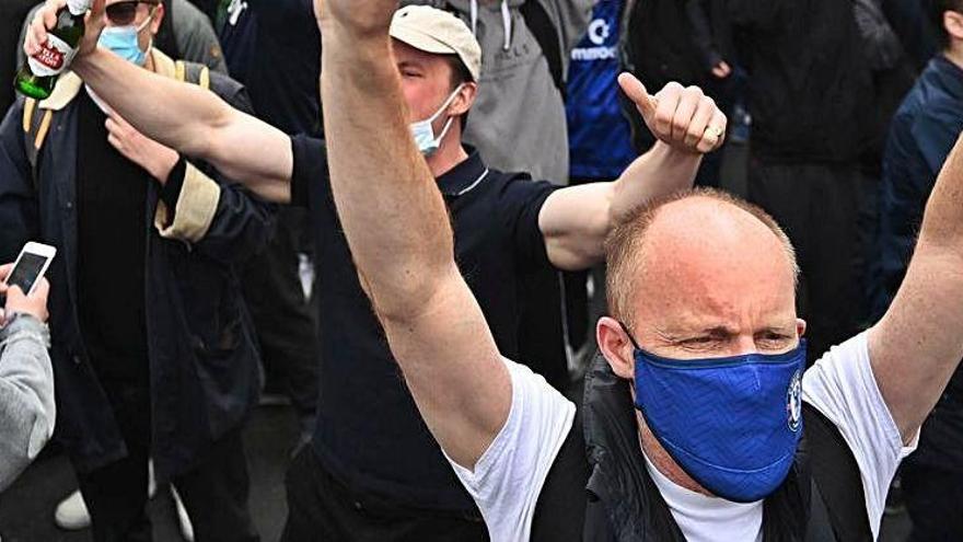 Manifestació contra la Superlliga al Regne Unit.