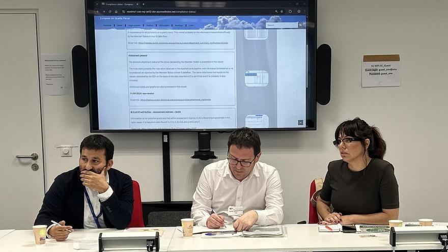 Els regidors de Compromís per Castelló, amb l'eurodiputat Vicent Marzà, a Brusel·les.