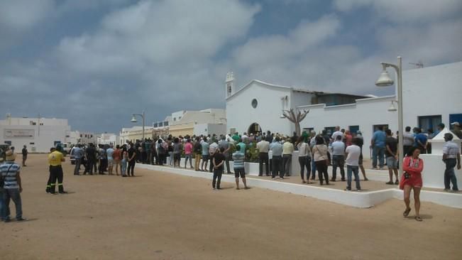 Entierro en La Graciosa de Nauzet Guadalupe Betancort