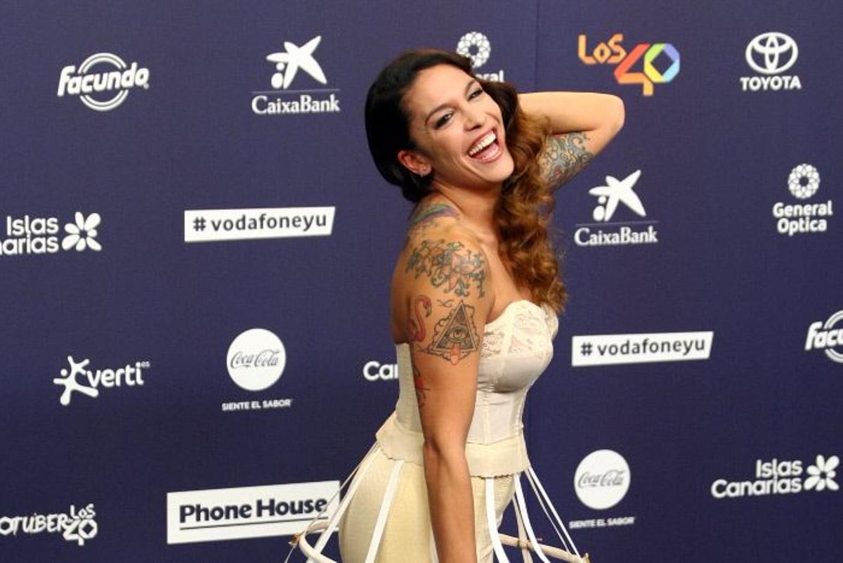 Premios Los 40 Principales: Lorena Castell con look lencero